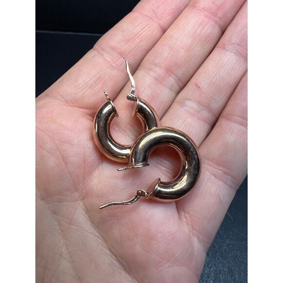 Rose gold over bronze hoop earrings - Picture 5 of 5